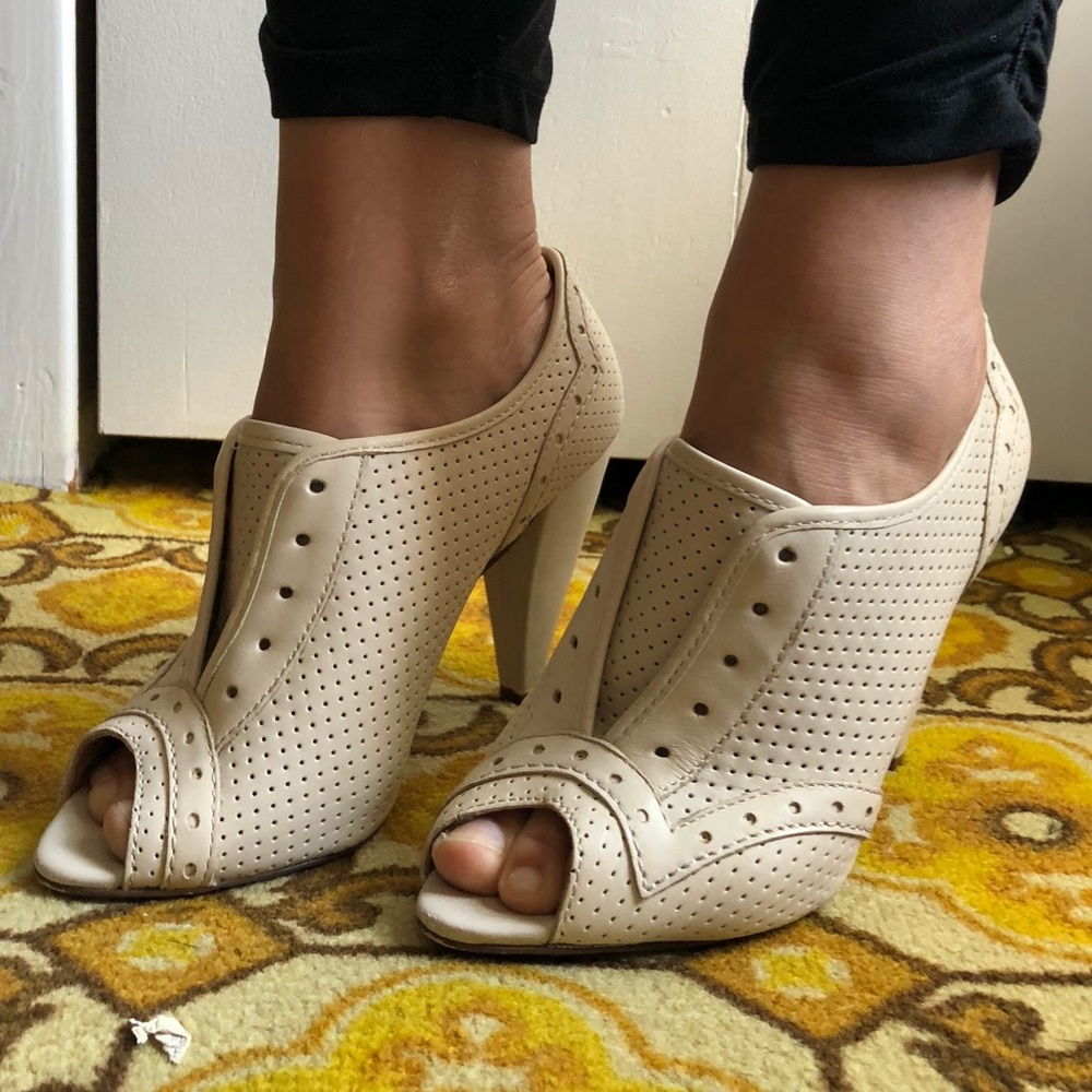 Pinup Style Cream Wedding Shoes